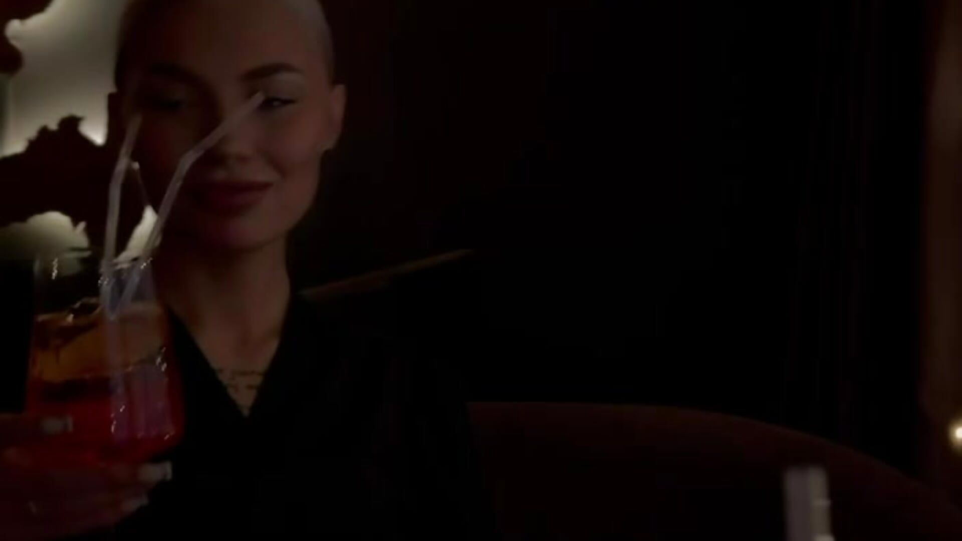 Nice evening with a nice drink - video by SweetBerryes cam model