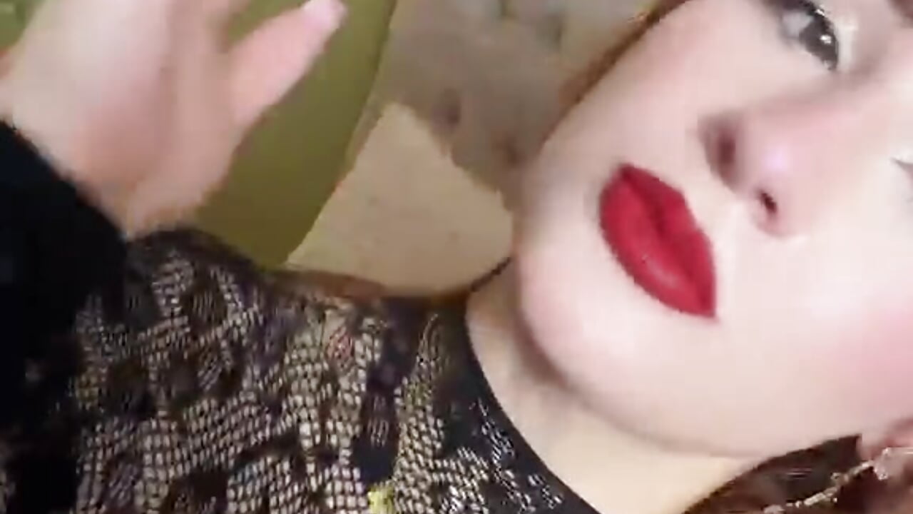 How does my new look suit me? 🙈❤️‍🔥 - video by Hot_Sophie cam model