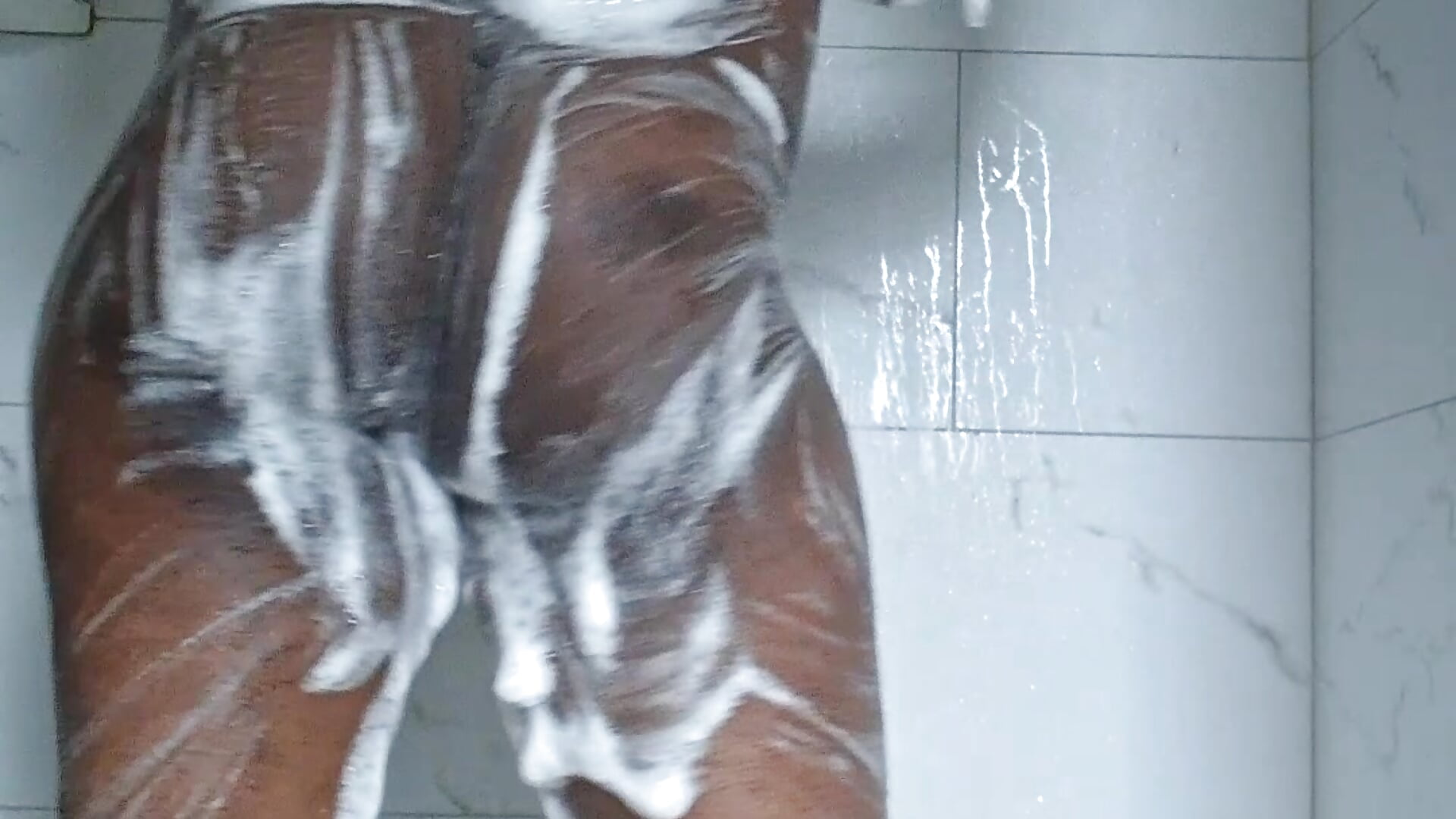 WAP YOSHI BUTT SHOWER TEASE