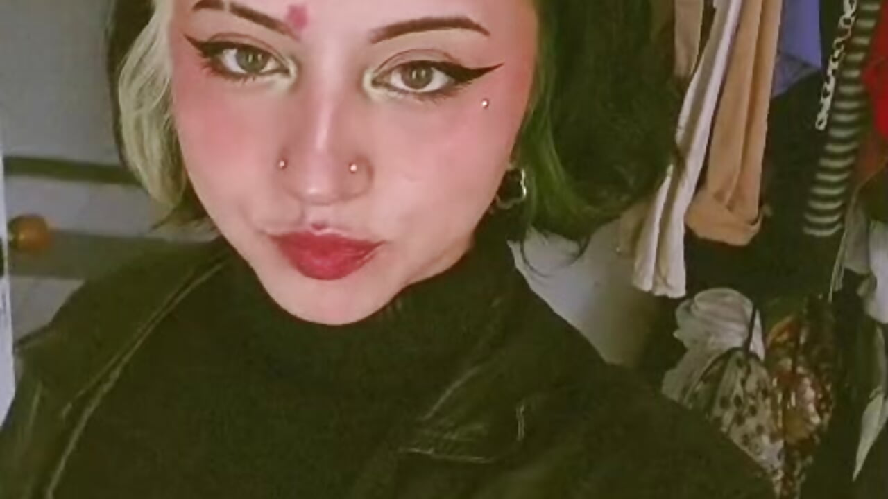 🤍 - فيديو من RebelKitty_ موديل الكام