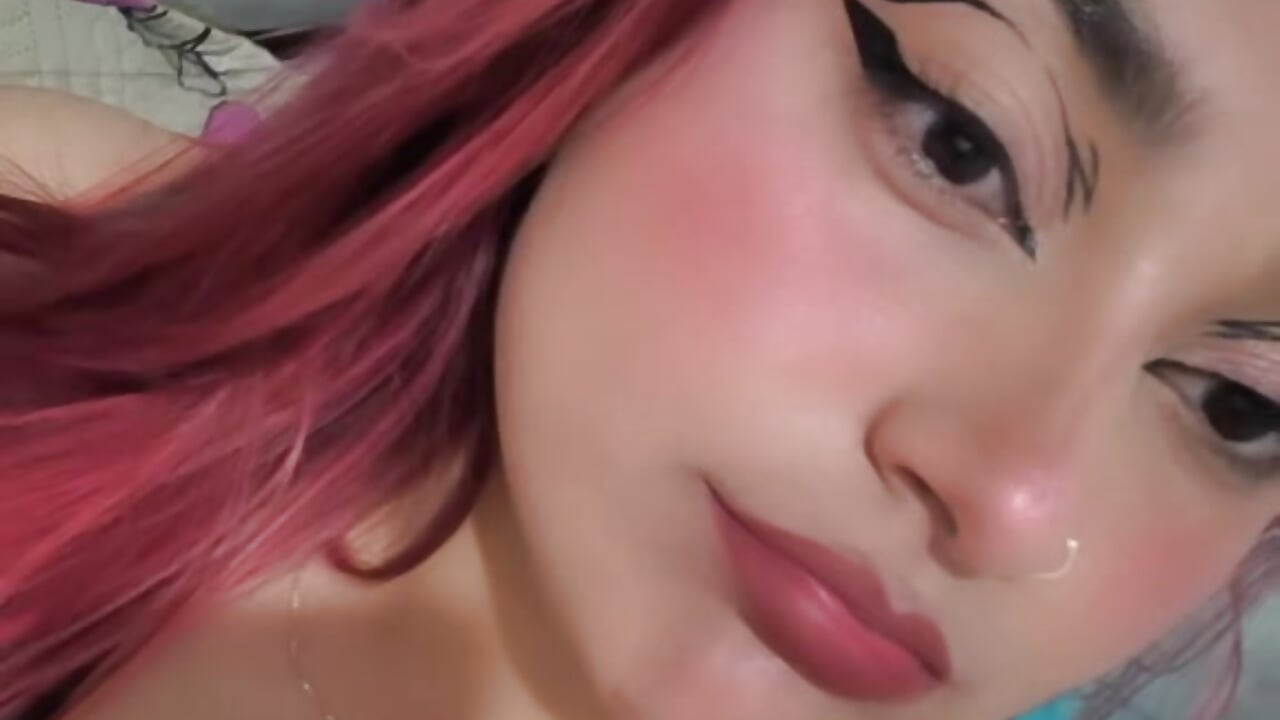 The princess of your heart 🥰 - video by ADELINE_COLLINS15 cam model