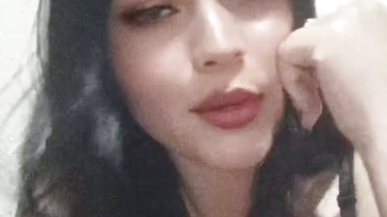 kiss me - Vídeo de Gabriellaa27_, modelo de vídeos