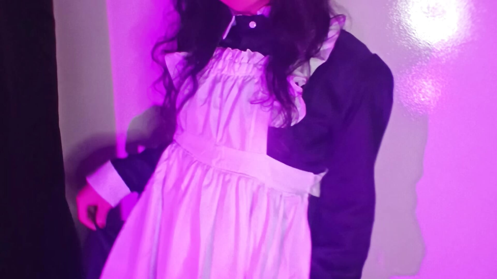 Maid kiss :3 - video by lucymontealegreuwu cam model