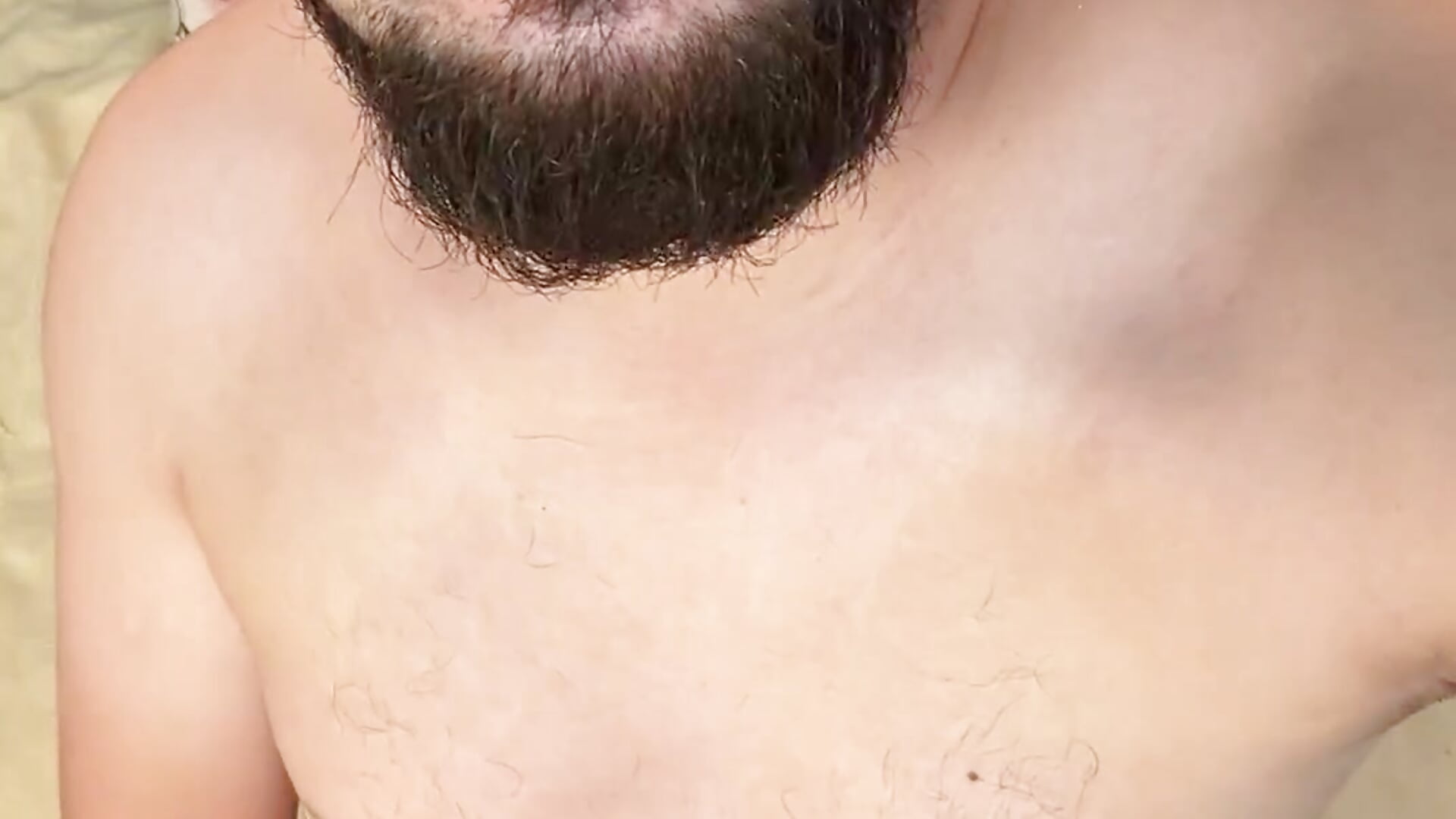 MY NEIGHBOR is watching me and my wife doesn't know and I want to fuck his ass, he has it great - Vídeo de rocockdaddy, modelo de vídeos