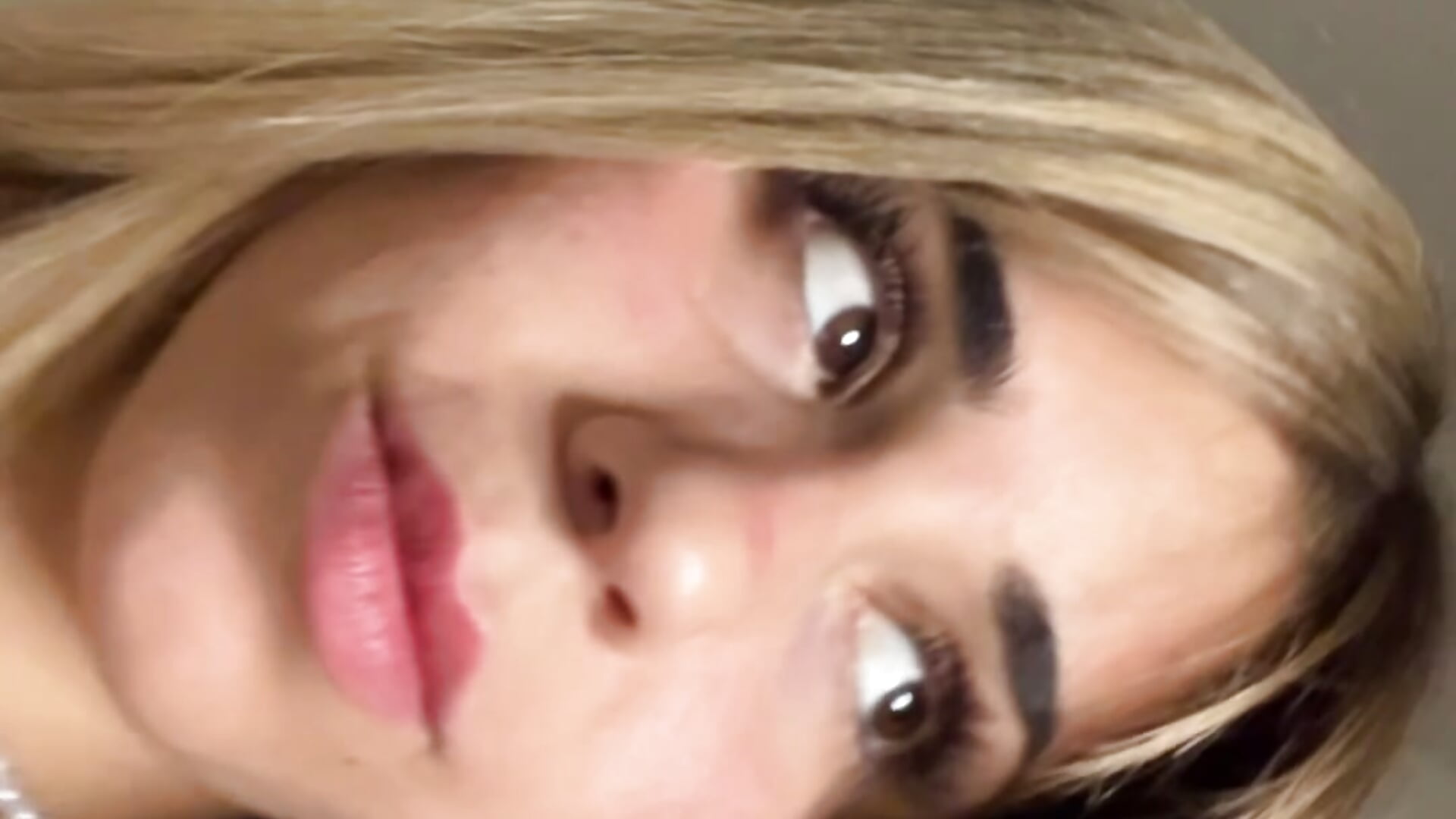 0DF465FC-347A-4DBC-8DBB-CCBCEFEEDE34 - video by sashaaaaa2026