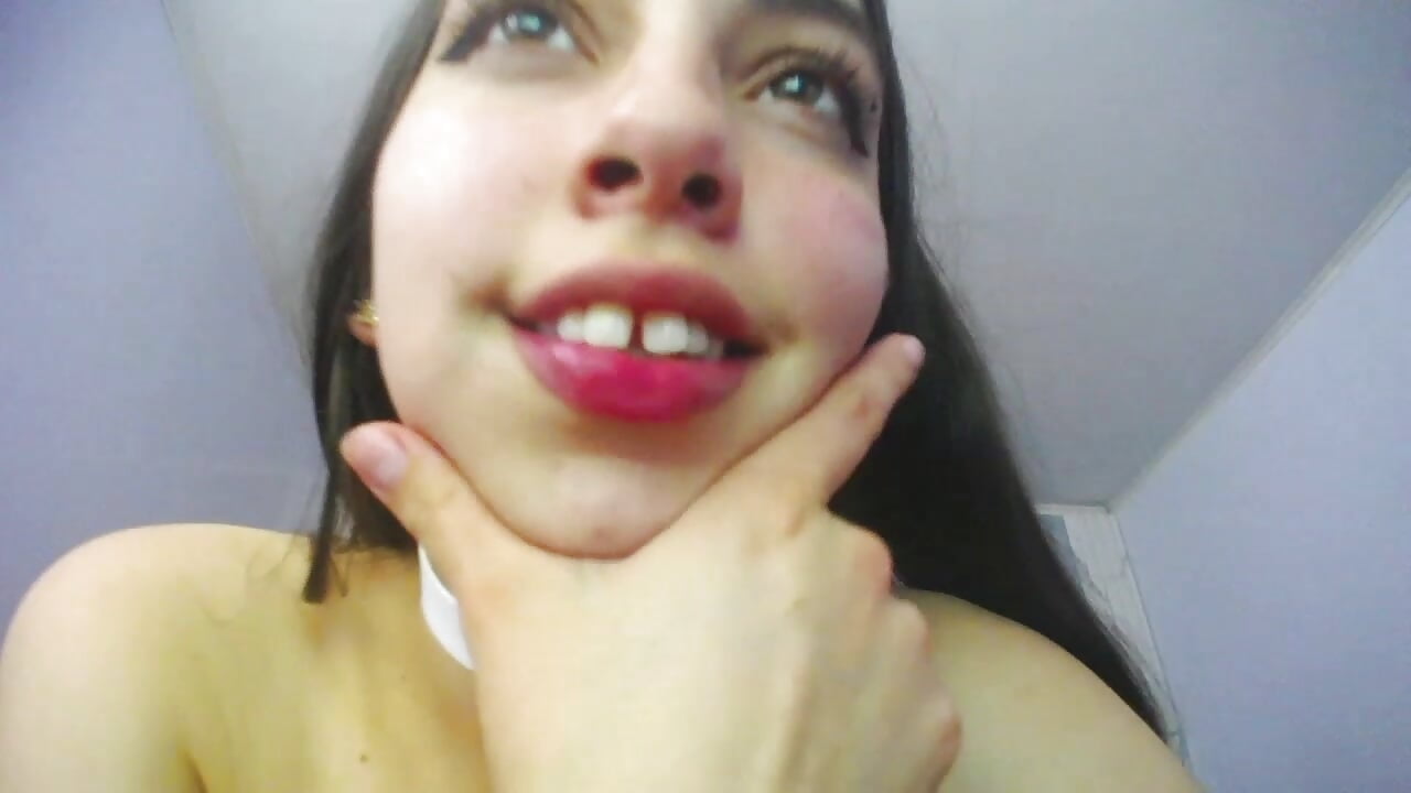 My teeth 🐰 - video by KiaraStar_ch cam model