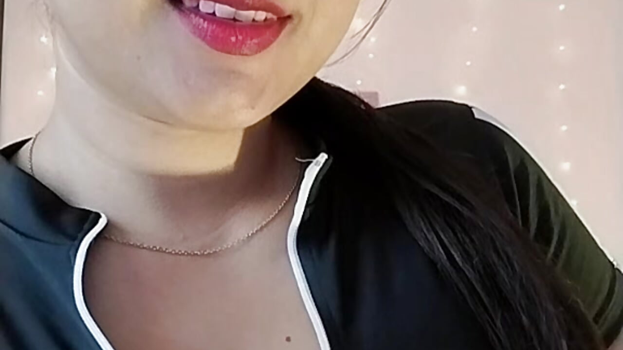 Siendo coqueta 😏 - video by katty_collet cam model