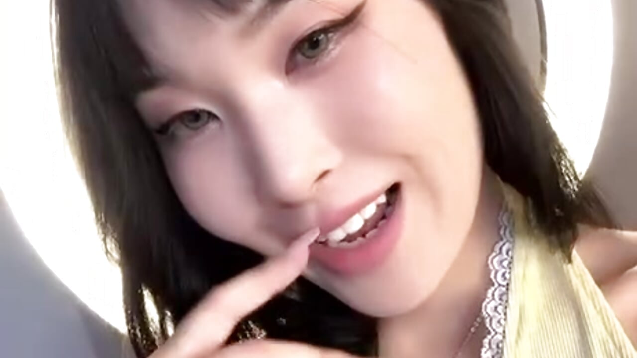 Do you like my sweet smile?💕 — filmik GertrudeJohnson, modela(-lki) na kamerkach