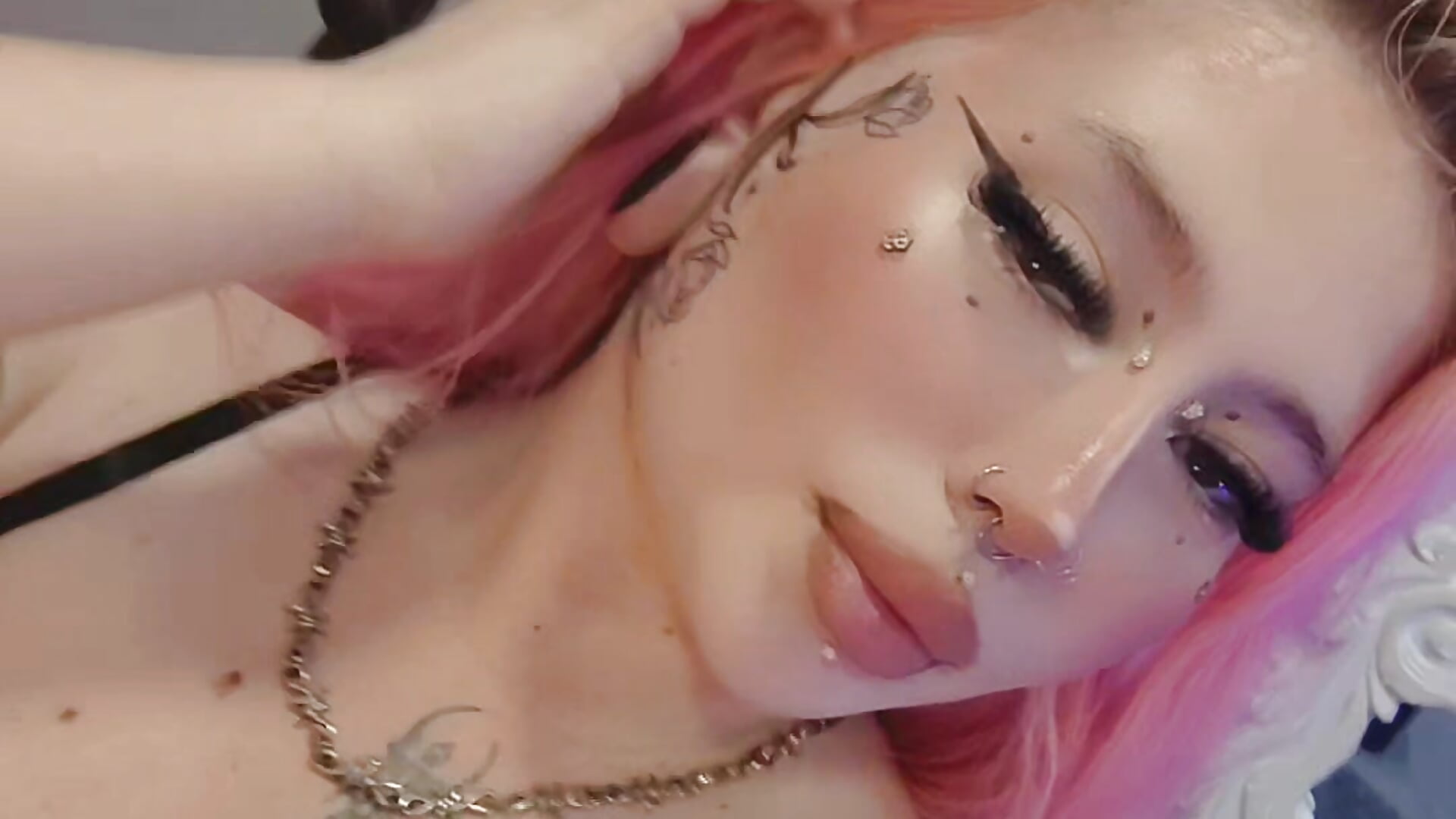 💋 Your curiosity brought you here… let me entertain you – video modela na kameri LavaGrirl
