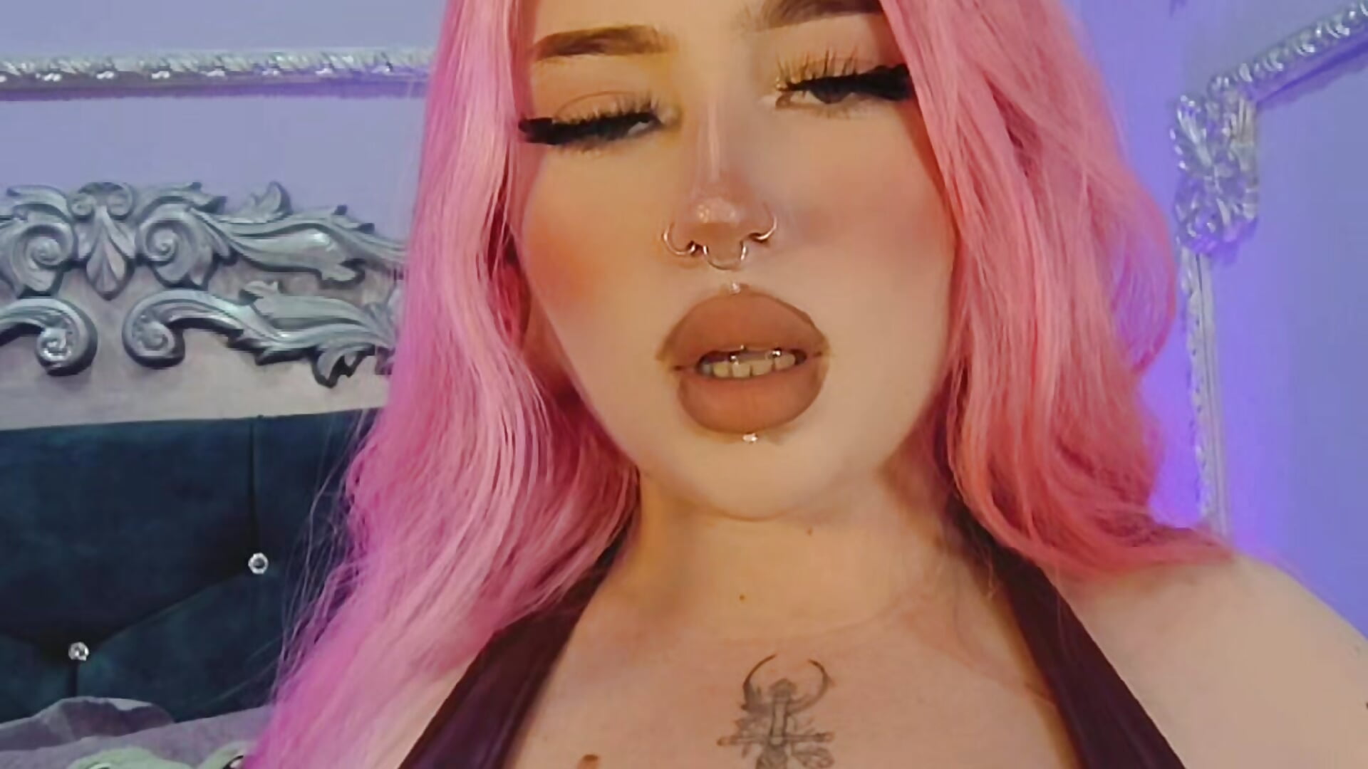 If you stay, you won't leave the same anymore 😌 – video modela na kameri LavaGrirl