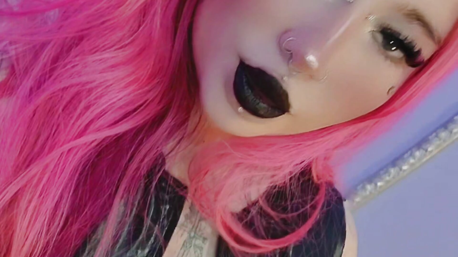 “Don’t just watch me… come talk to me 💋” - video by LavaGrirl cam model