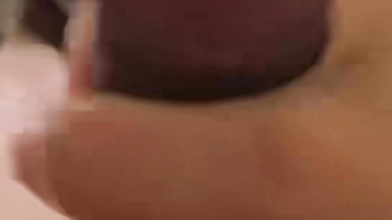晨勃撸流yin水了 - video by benly888 cam model