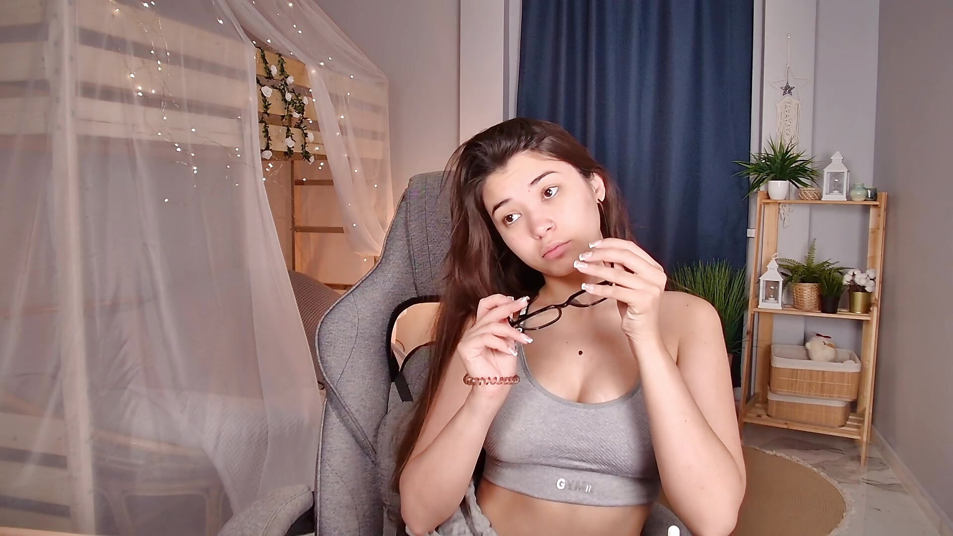 Hello! - video by VivienneBlackwood cam model