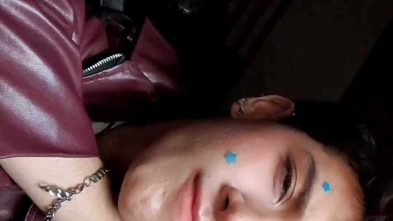 😘 – video od webkamerové modelky Leo_Williamss