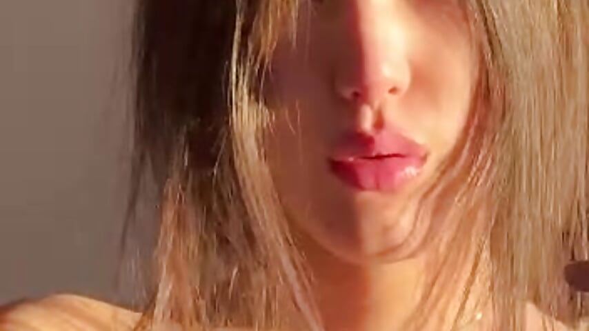 its meeee - βίντεο μοντέλου Lillie_sunn