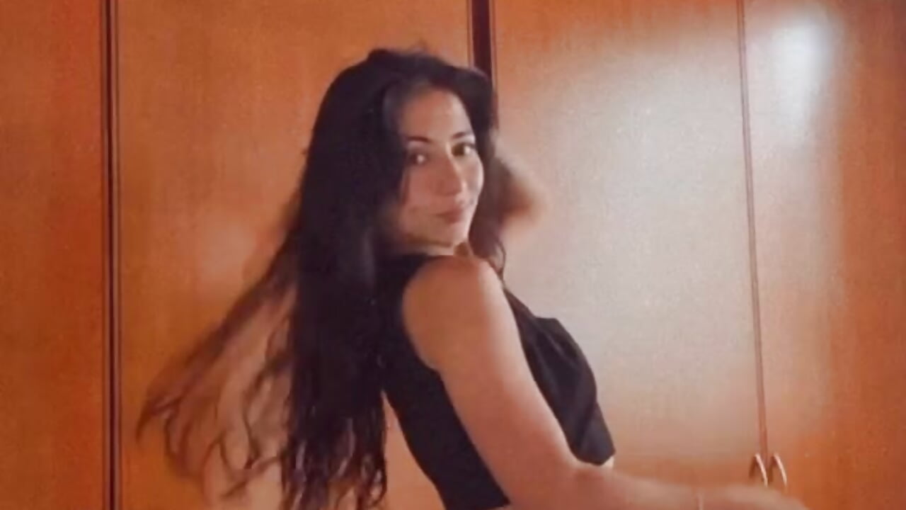 "A little something from me to brighten your day ✨" “Did you miss me?” – video af Velvet_GG cam-model