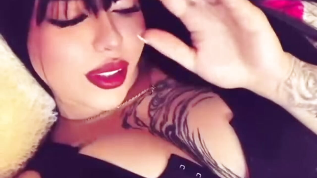 Hi honey! - vidéo du modèle de showcams Layla_vip_v