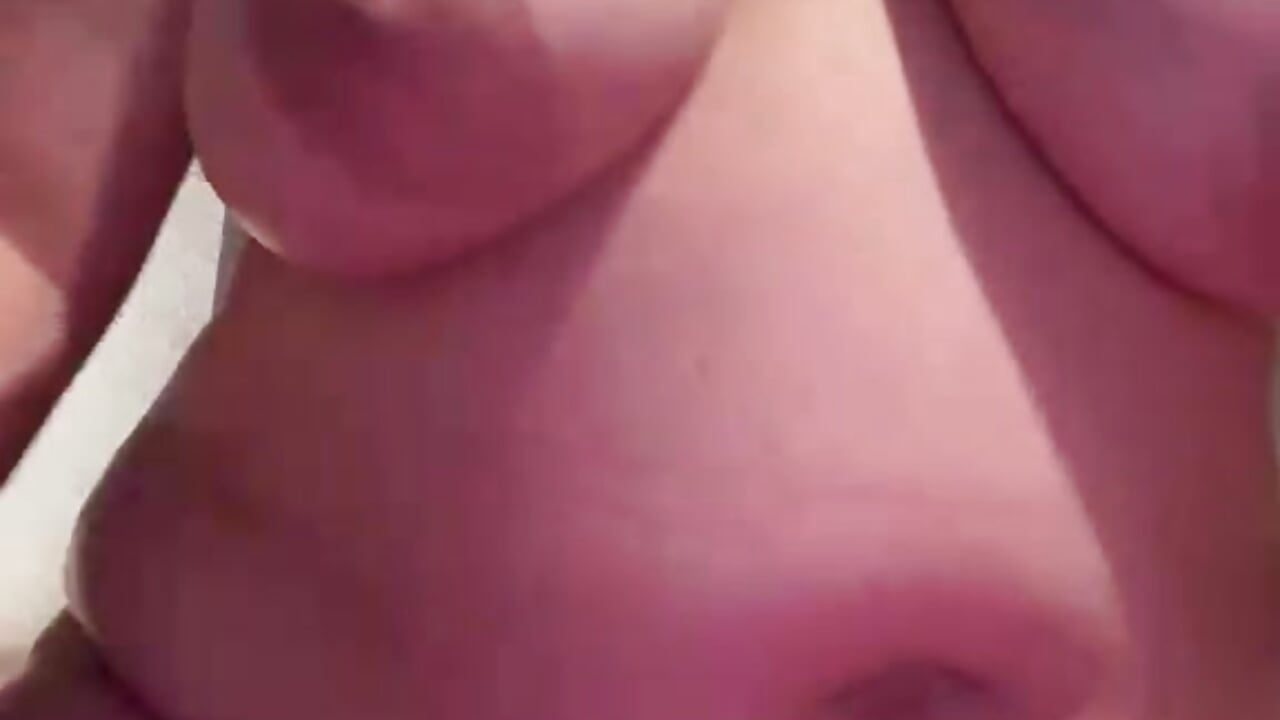 Let’s go for a little ride – video od webkamerové modelky Bustygem_