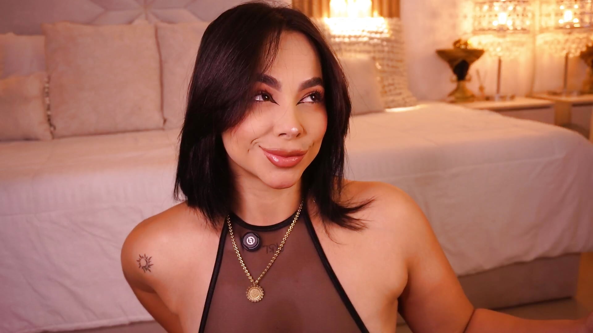 A Night You'll Keep Coming Back For - فيديو من imLeanna_ موديل الكام