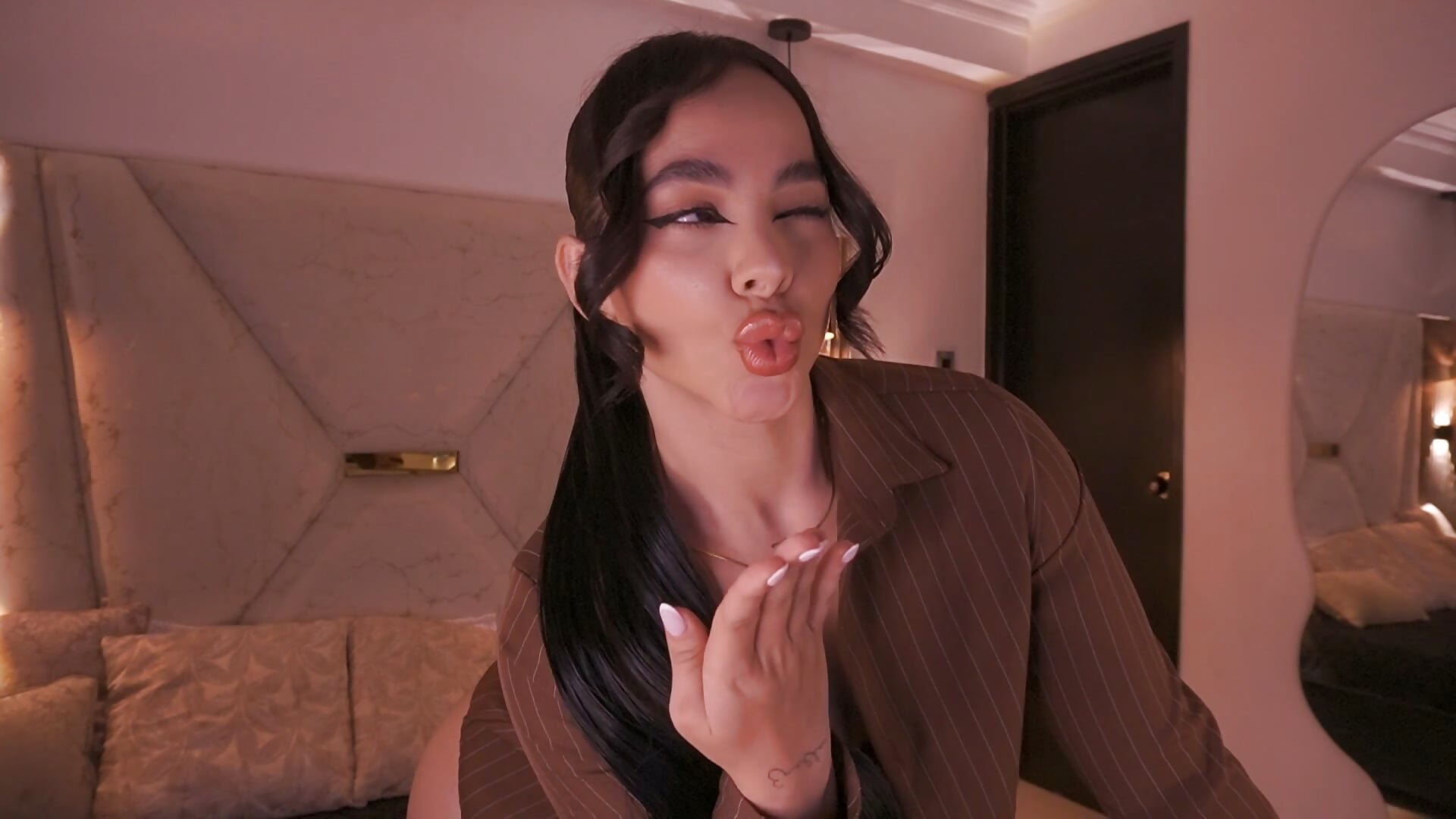 🤎🌸🤎 - video by imLeanna_ cam model
