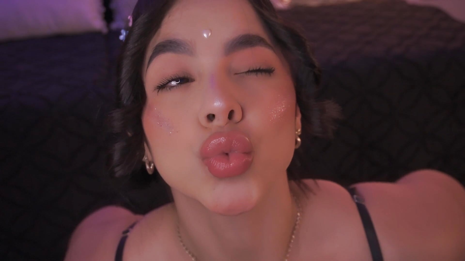 You’re the kind of distraction I wouldn’t mind getting lost in. - video imLeanna_ kameramallilta