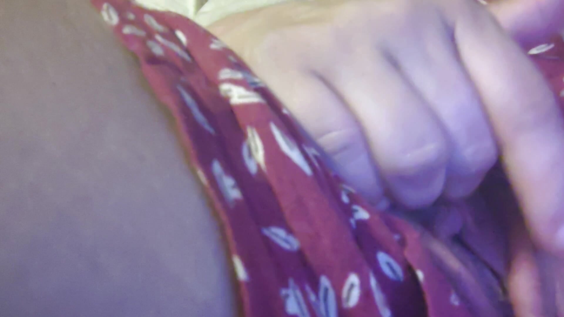 moi - video by Maya381 cam model