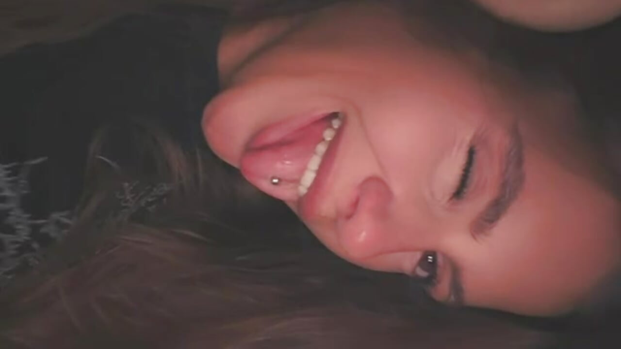 😏 Caught in a mood I don't want to explain. 🖤 - Video von HoveNenets Cam-Model