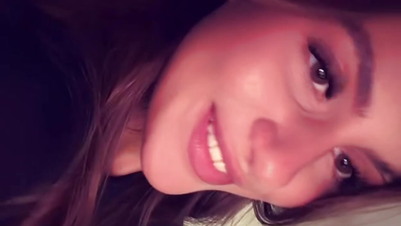 🎀 Sweet outside, chaos loading… 😈🖤 - clip cu HoveNenets model videochat