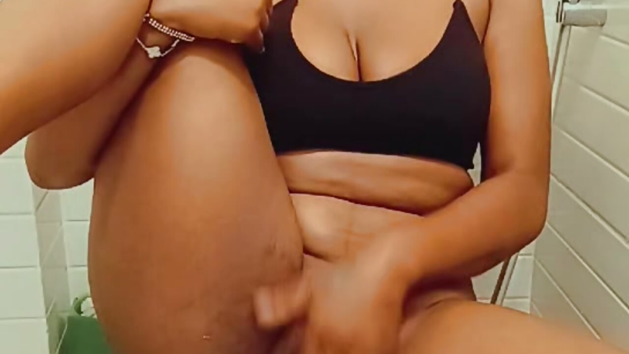 Squirt queen — filmik phatassmatic, modela(-lki) na kamerkach