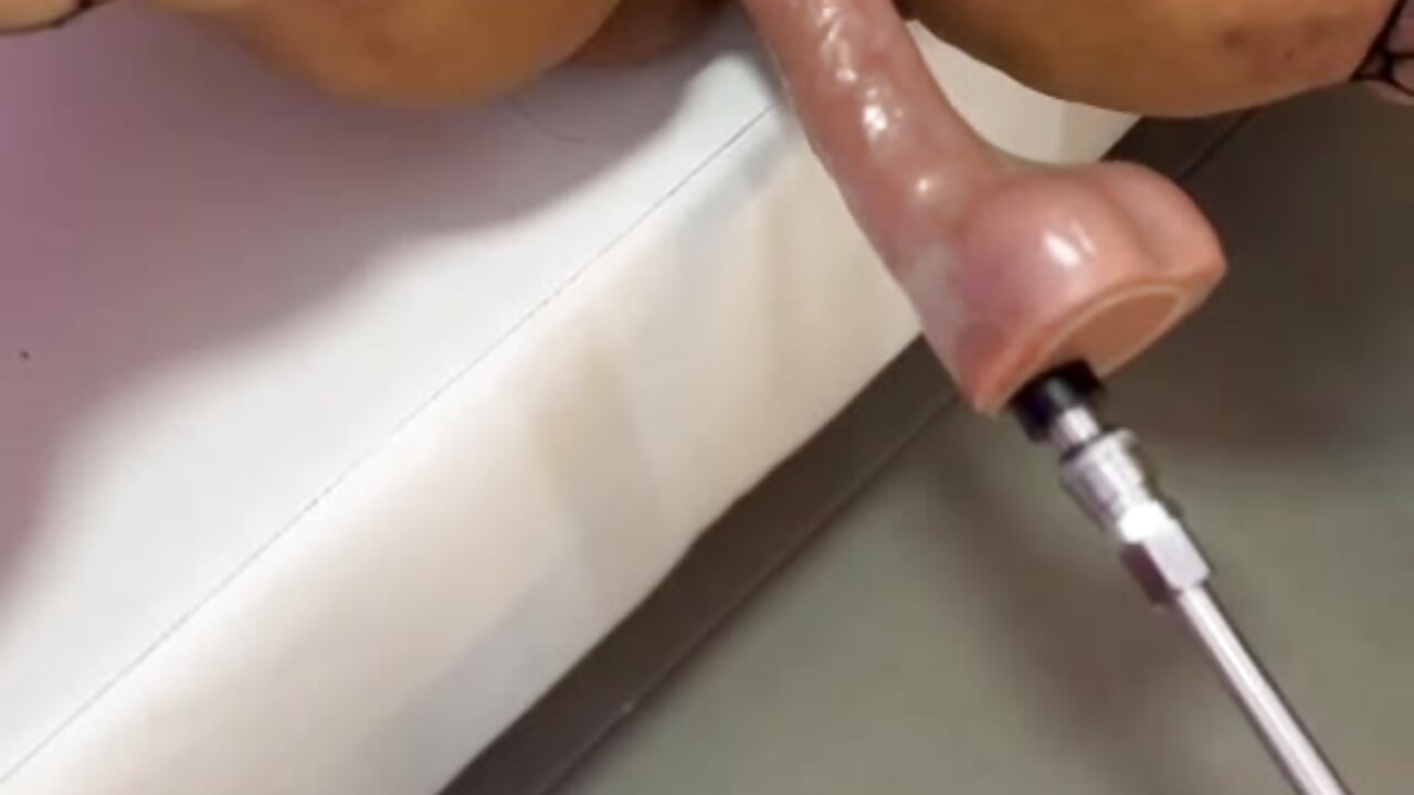 Show love... tip my machine! 🤤🔥 - video by Katecurvy_hot69
