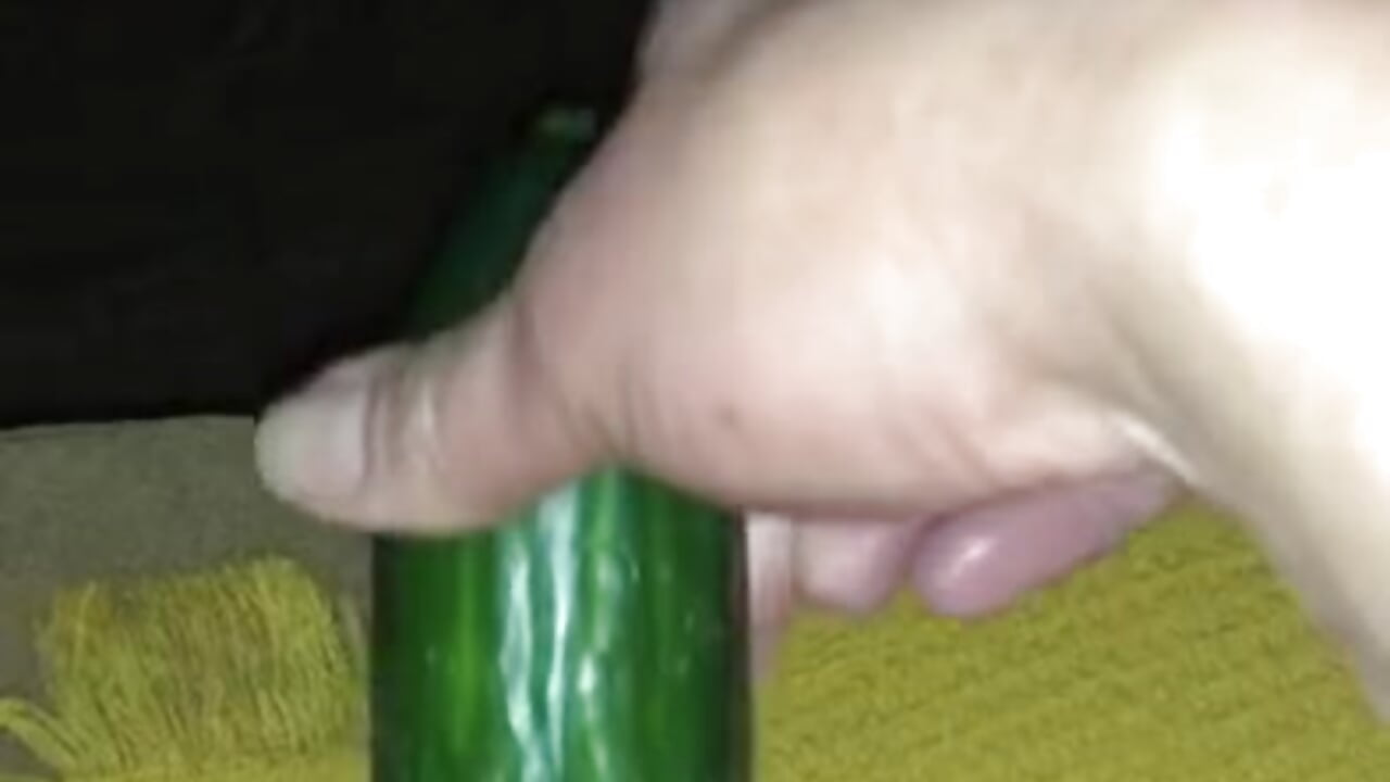 Cucumber 🥒 😈👿💦🥵 - video by LittleMissIrelandx cam model