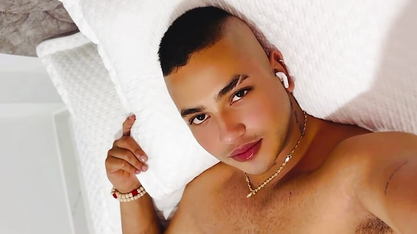 WhatsApp Video 2026-06-22 at 12,51,28 PM - Video von Milan_Velvet Cam-Model
