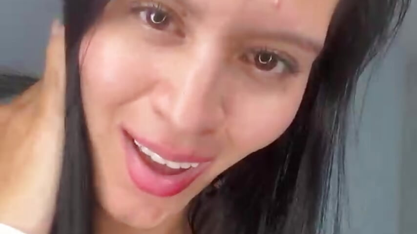 Beautiful girl - video by luna_seven cam model
