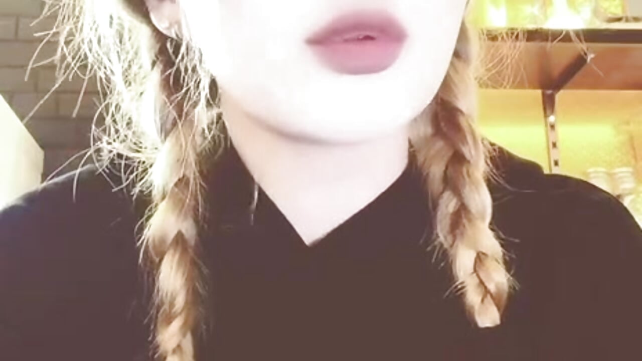 cute lipsync - video by stardustmuse cam model