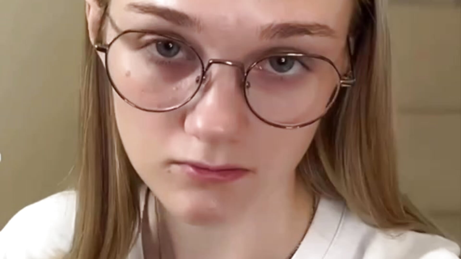 meeeeee - video by FemMantis cam model