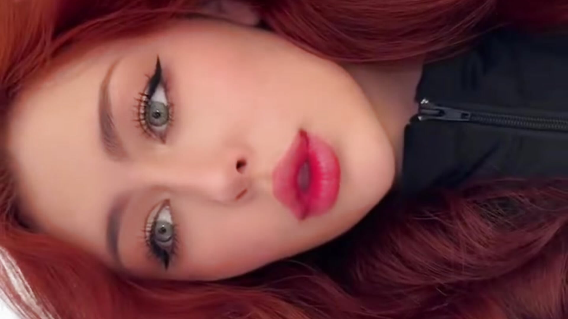 MAKE UP SHOW UP - clip cu Anges_Noire model videochat