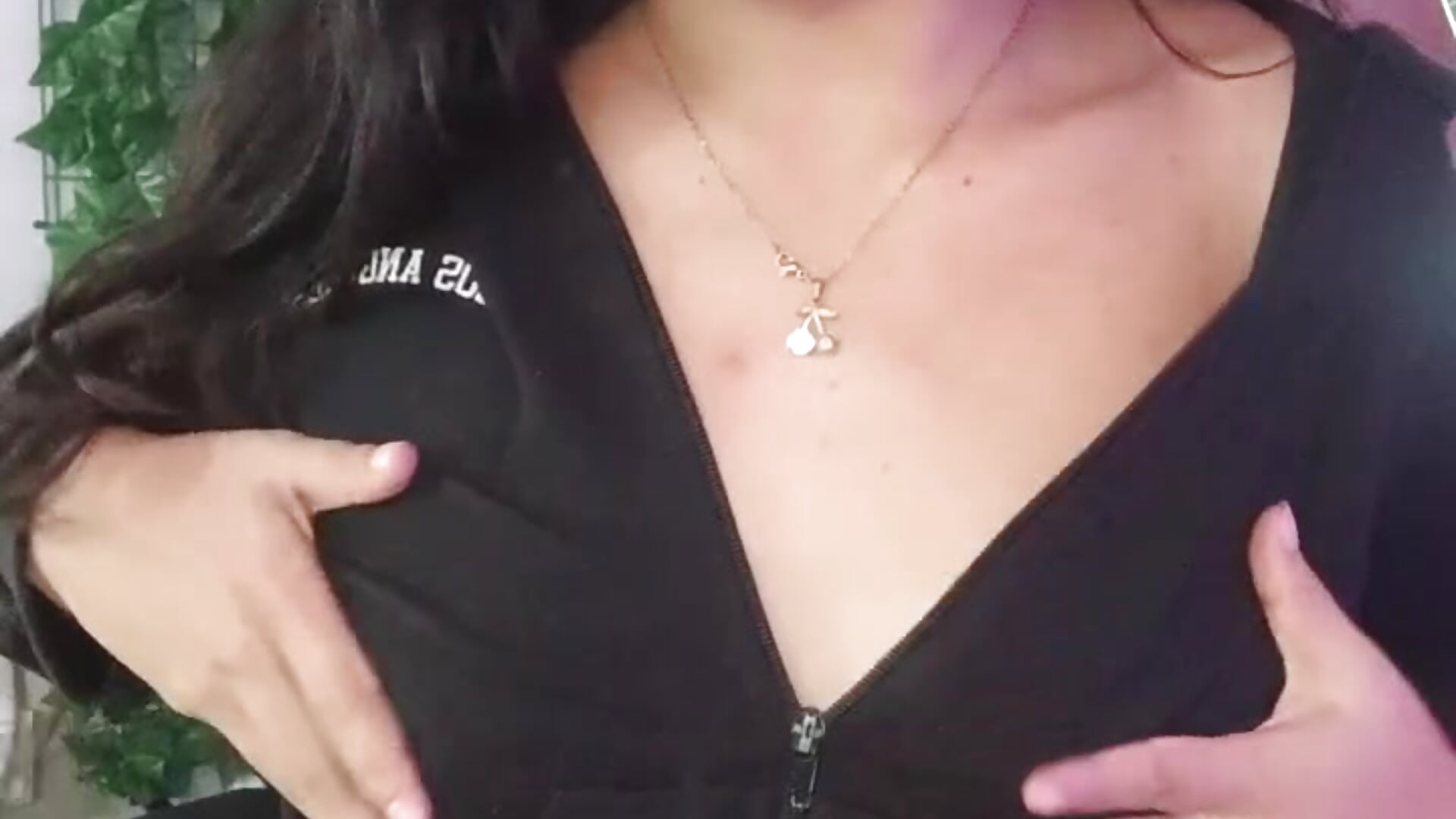 I love touching myself while thinking of you 🫦🖤 - Vídeo de VIIOLETABLIS19, modelo de vídeos