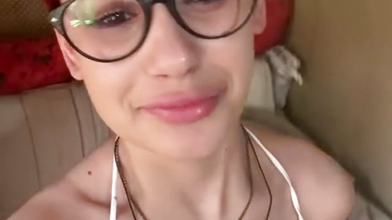 When I am Home Alone - vidéo du modèle de showcams sonyshka