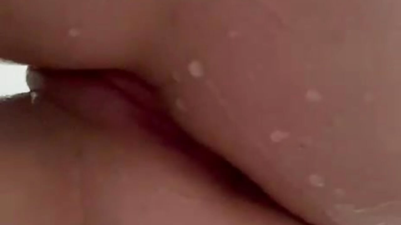 Shower💦🫦 - video by LA_RUSA69 cam model
