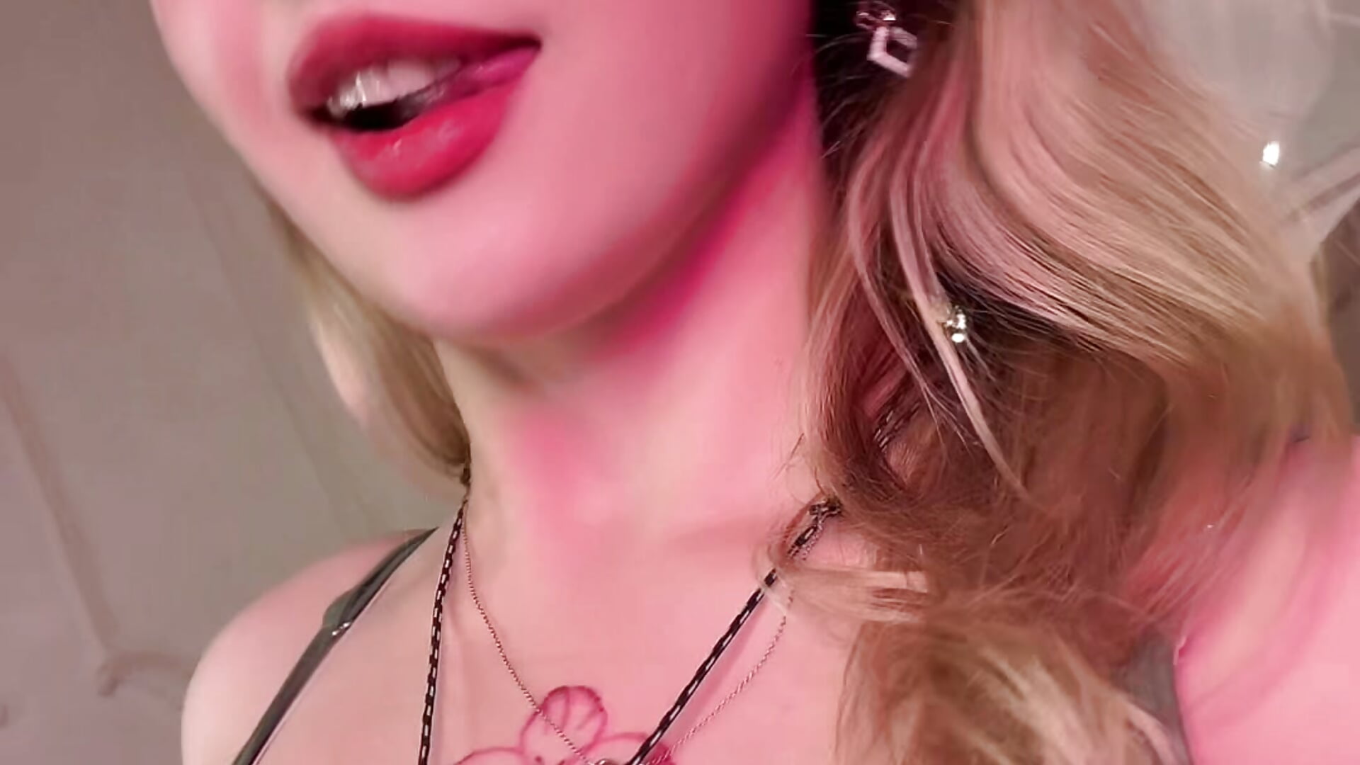 playful hot mommy – video af Sakurabrench cam-model