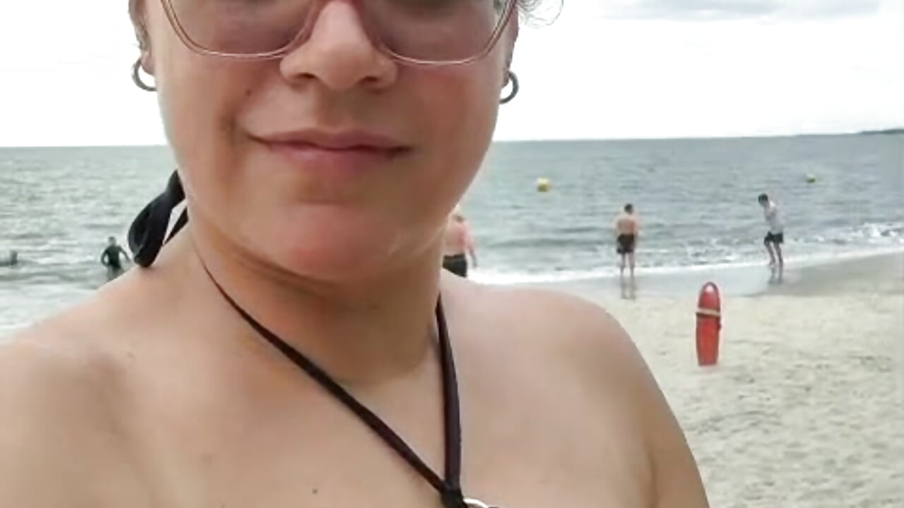 Hot Elle - video by ELLE_HADID cam model