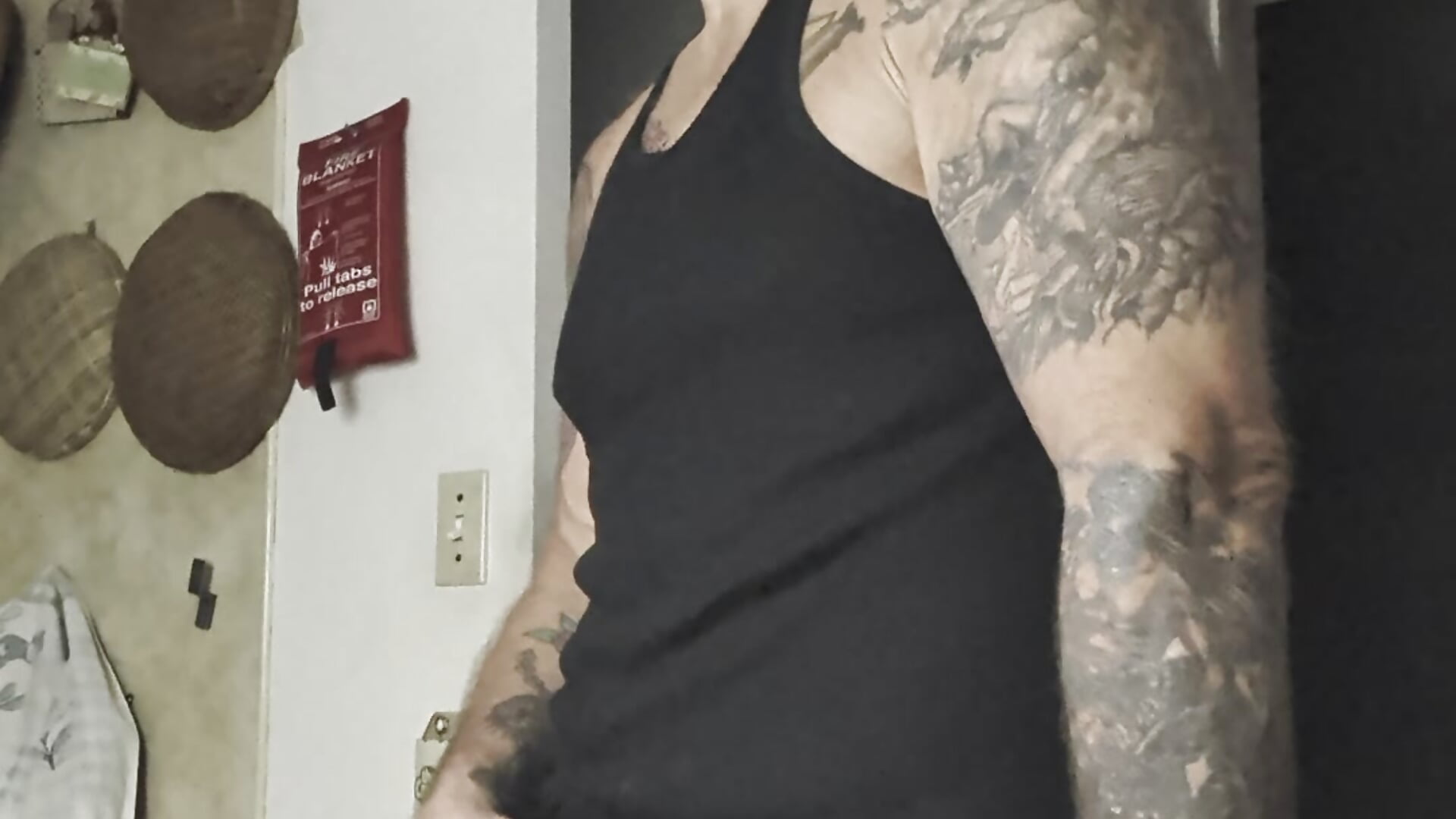 Vídeo em tendência de modelo na câmara BossDominus 243