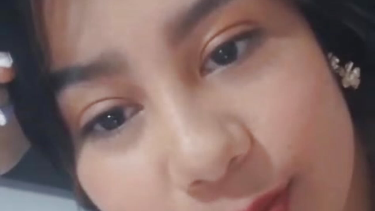 SMILE - video by MariamVidal cam model