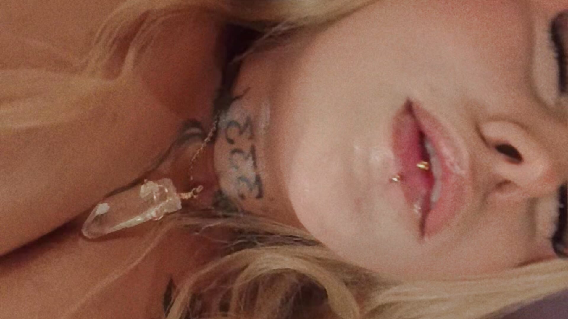 Teasing🥵😈 - clip cu Sofi_cortes model videochat