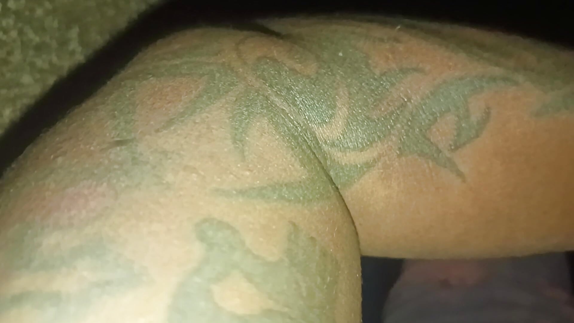 Tatuajes chps - clip cu MolarRegimen model videochat
