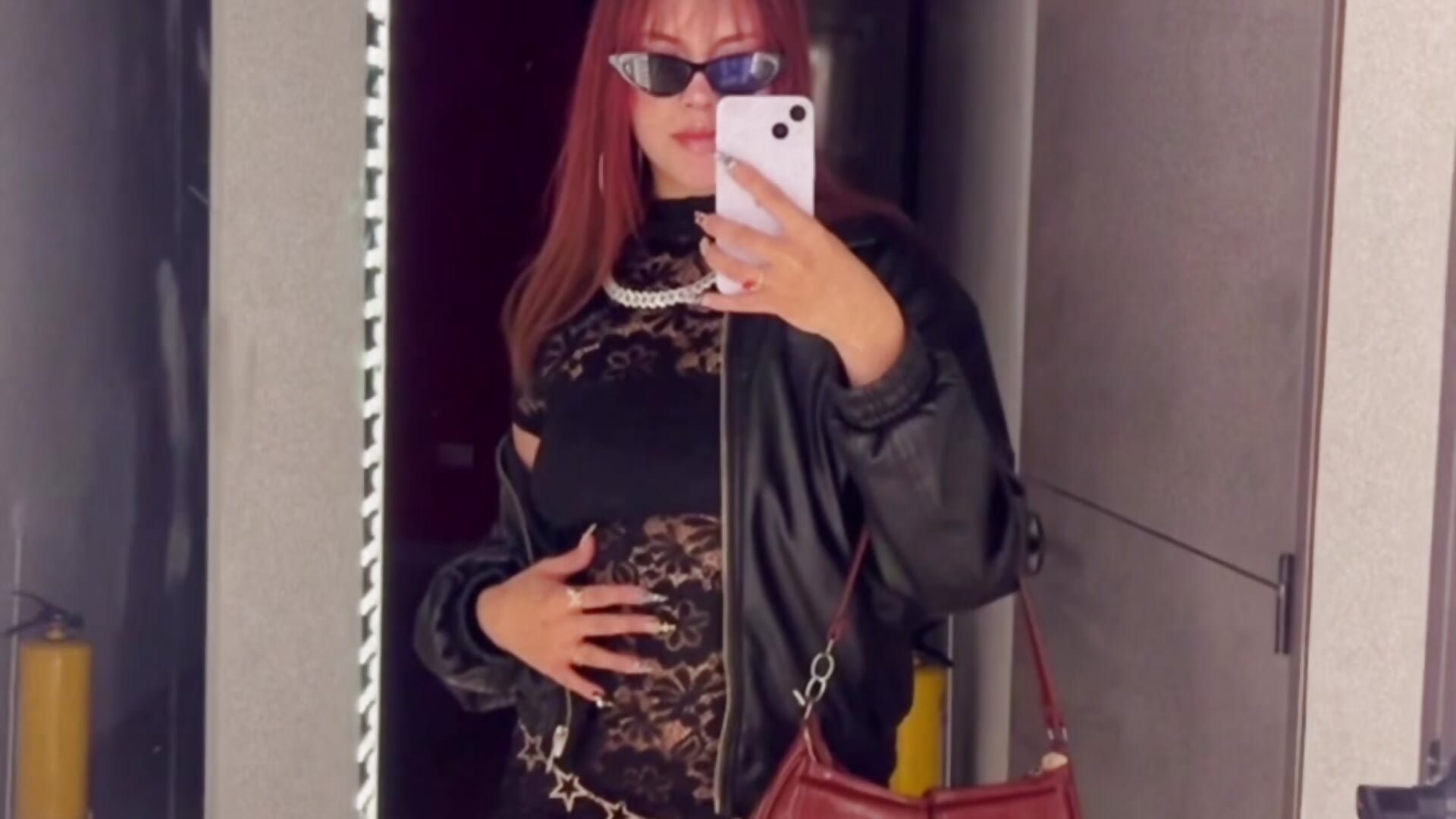 7A46DE8E-3C72-4B2E-BDEA-9EFF67659B6D - video van PrincessEmilyX