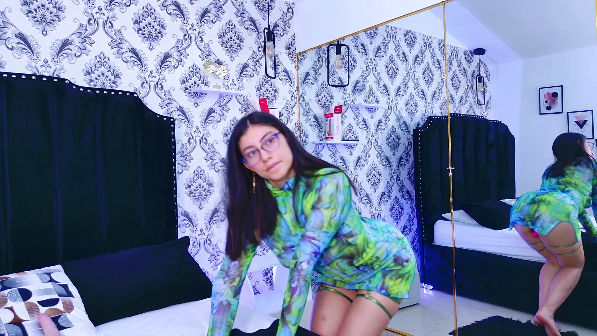 Do you like naughty girls? Come and find out!😈 - відео від вебкаммоделі Lia_Nigth