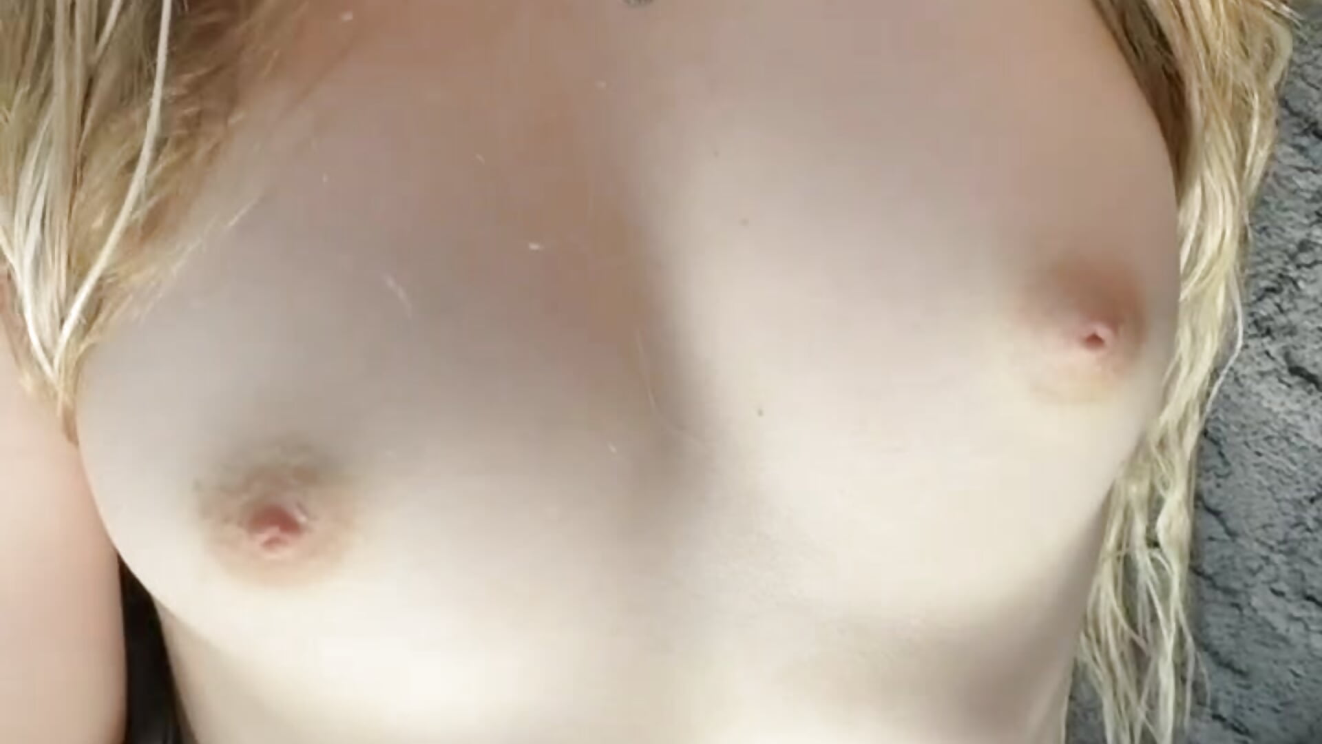 pussy play – video modela na kameri likamedi