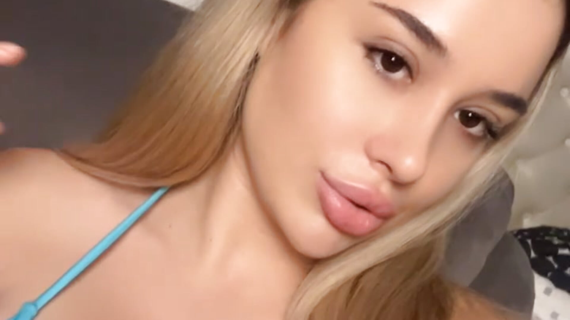 🧜🏼‍♀️ – video modela na kameri LuxeKiana
