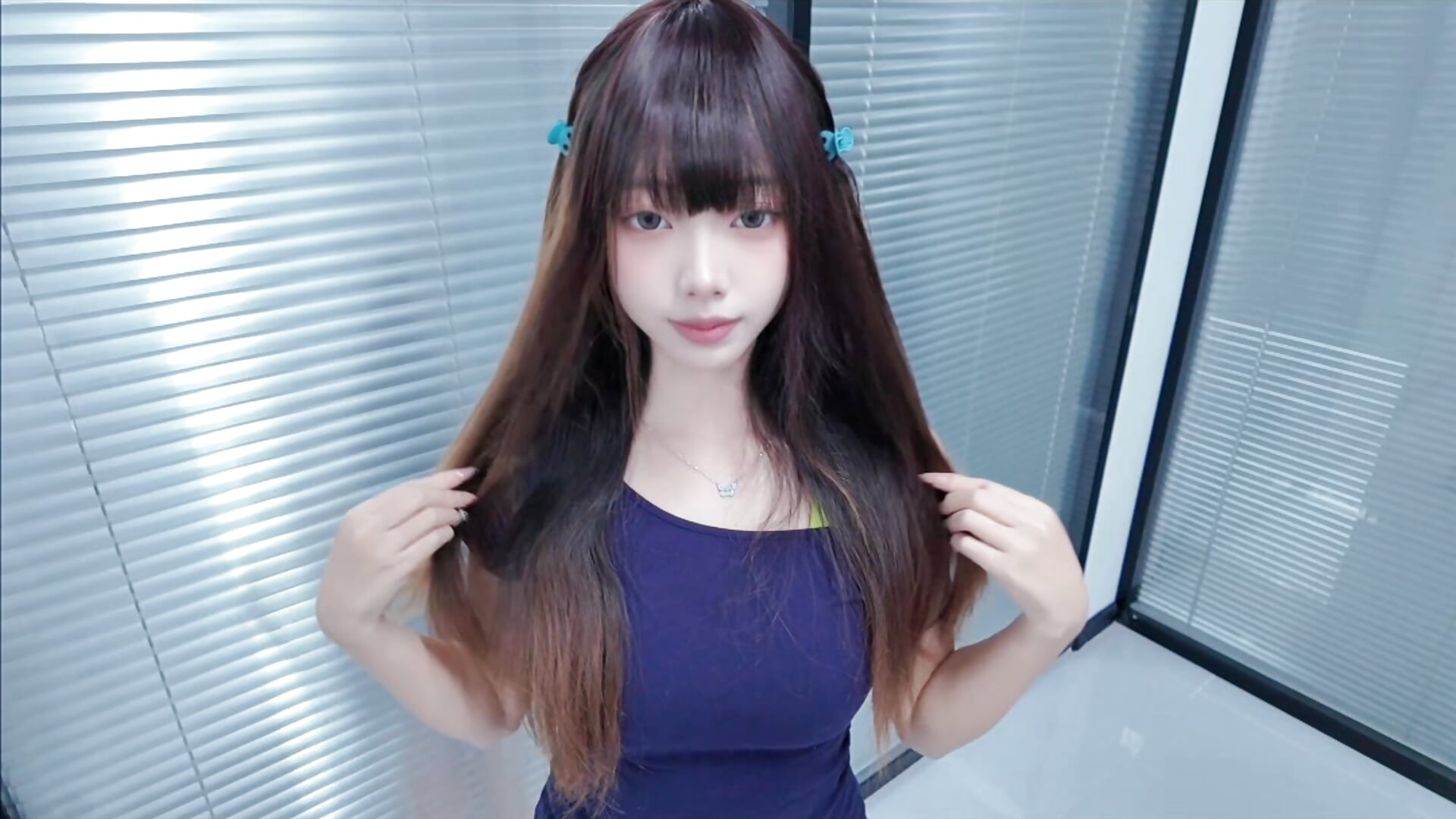 d5f1a55ec8d54e72bca53d0e06af20e3 - video by YY-1-1-1 cam model